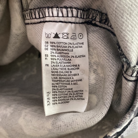 H&M Divided floral denim skirt with full zipper size 10 - Picture 5 of 7